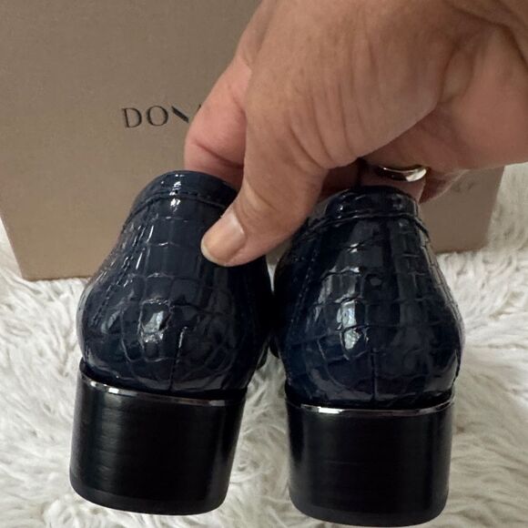 Donald J. Pliner Women’s Croc-Embossed Navy Loafers Size 7.5 NWT - Picture 3 of 10